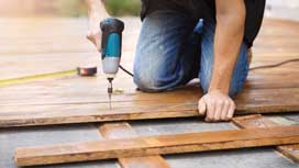 How to choose between synthetic and hardwood decking – Part 1 | Flooring Services London How to choose between synthetic and hardwood decking – Part 1 | Flooring Services London